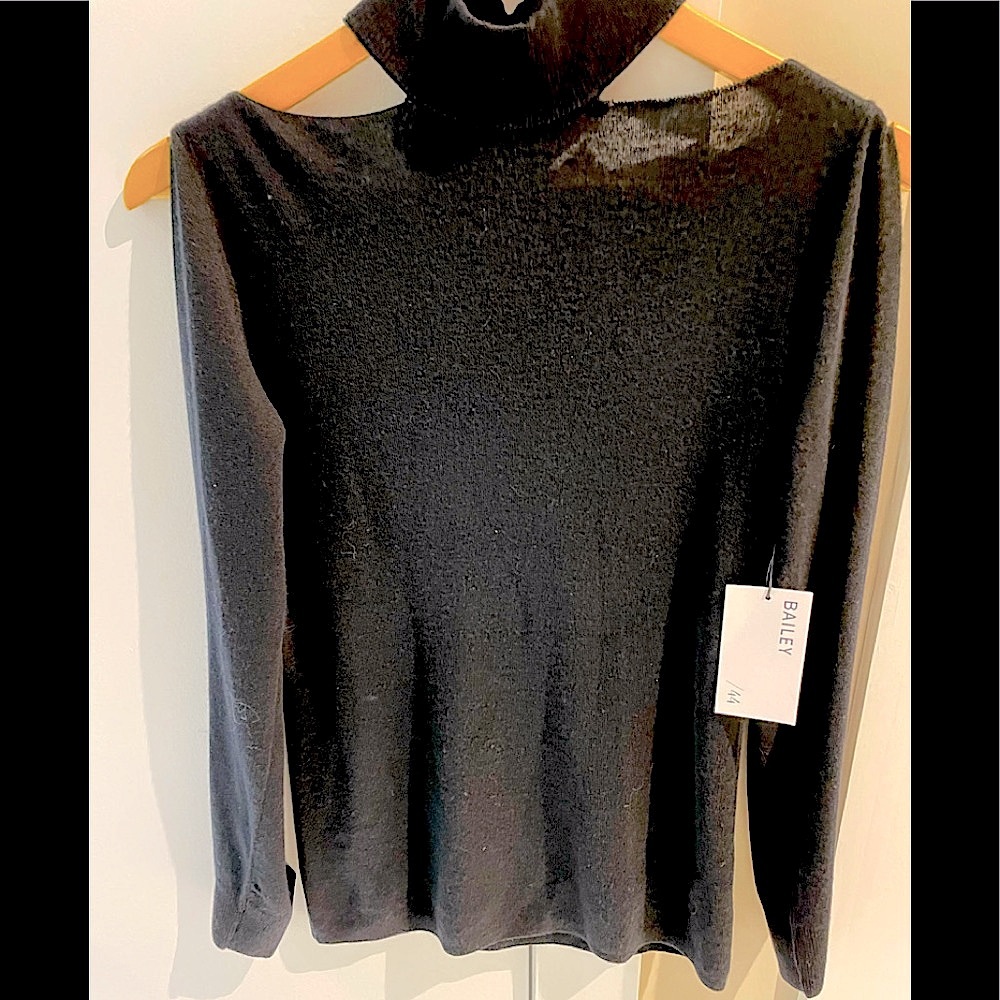NWT Bailey44 Aristocratic Turtleneck Cold Shoulder Sweater Slit Sleeve Black $62